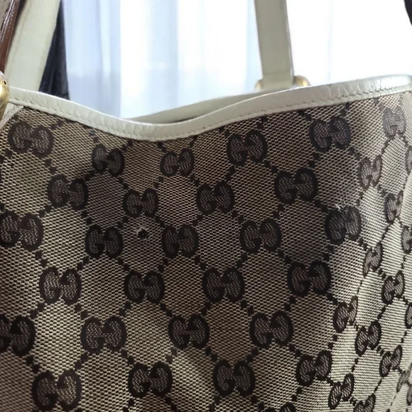 GUCCI GG Canvas Abbey Tote In PRELOVED CONDITION LEATHER HAS BEEN RETOUCHED - Picture 4 of 16